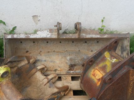 Úprava svahové lžíce - původní stav