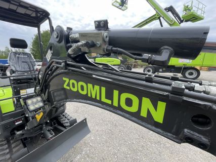 Kerouš - Zoomlion ZE18GU