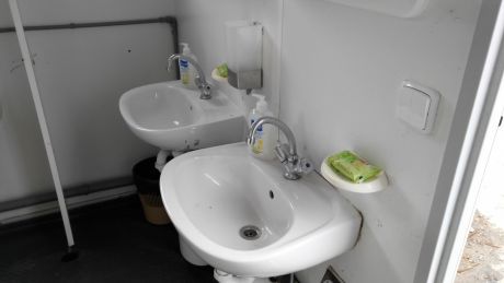 Sanitární kontejnery - uvnitř