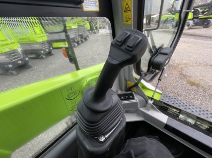 Smykový nakladač Zoomlion ZS090V