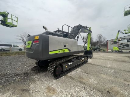 Kerouš - Zoomlion ZE225GN