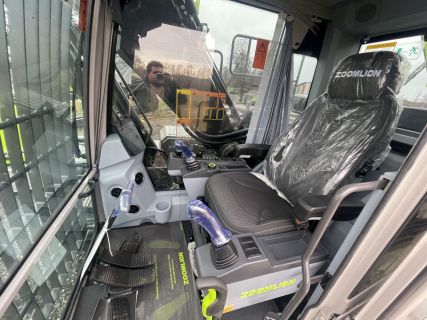 Kerouš - Zoomlion ZE225GN